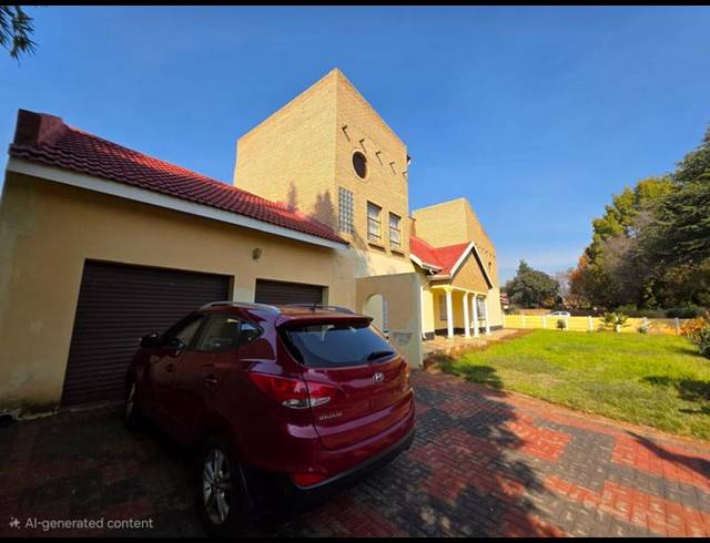 6 BEDROOM HOUSE FOR SALE IN GREENHILLS